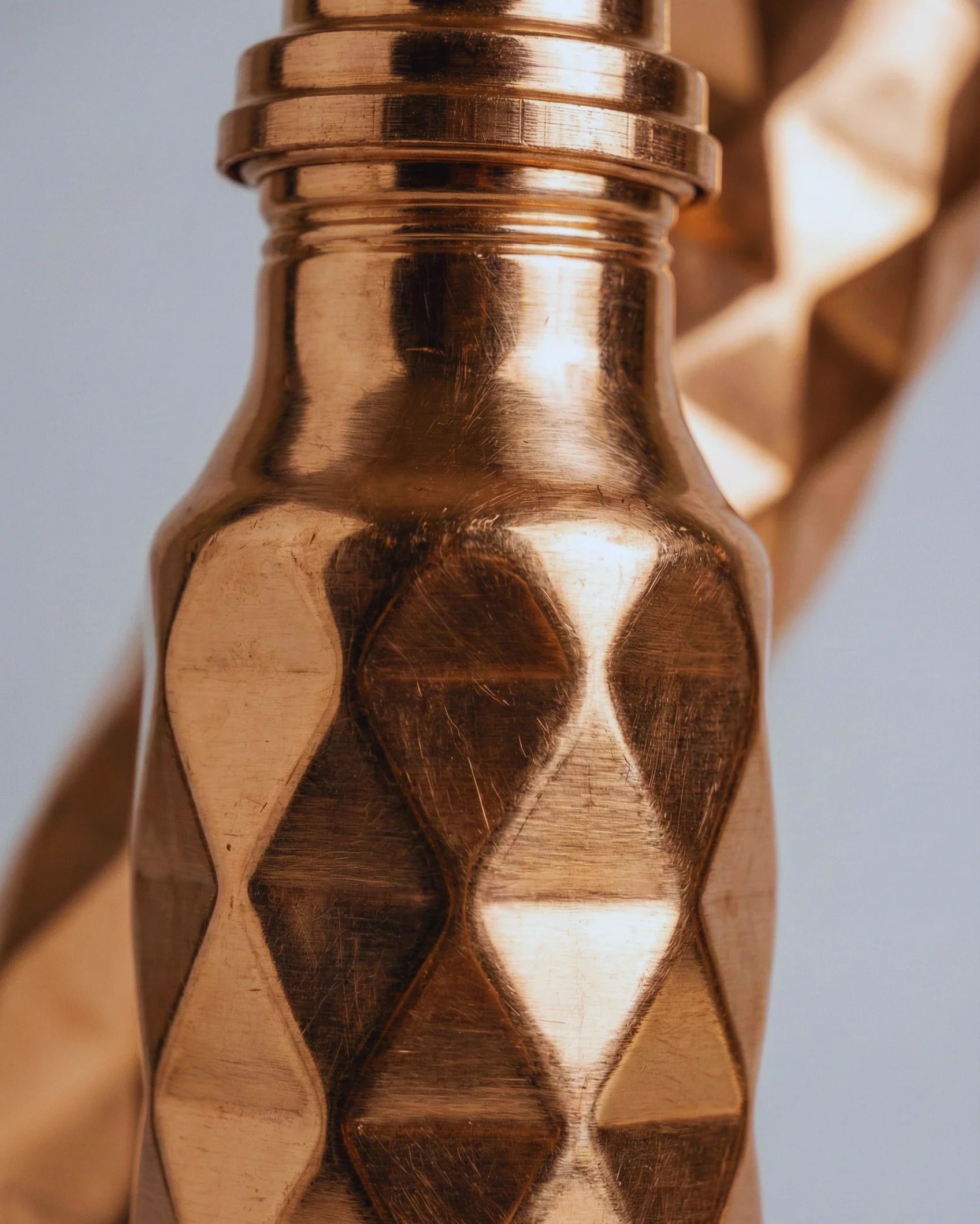 Antep İşi Elmas Kesim Desenli Bakır Matara (700 ml) - Prizma Model