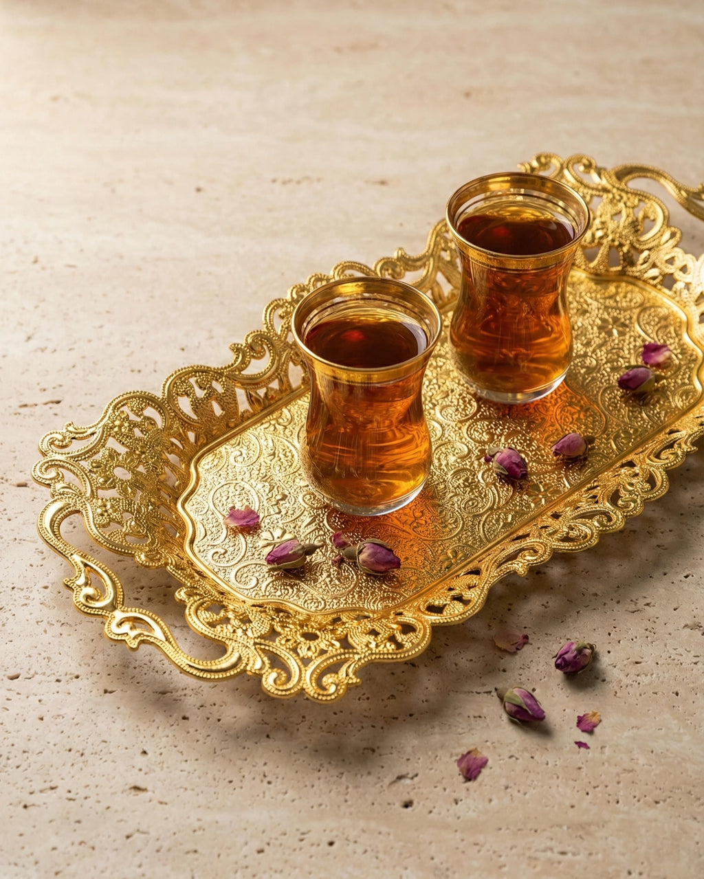 Kulplu Altın Parlak İşlemeli Yüzeyli Döküm Sunum Tepsisi