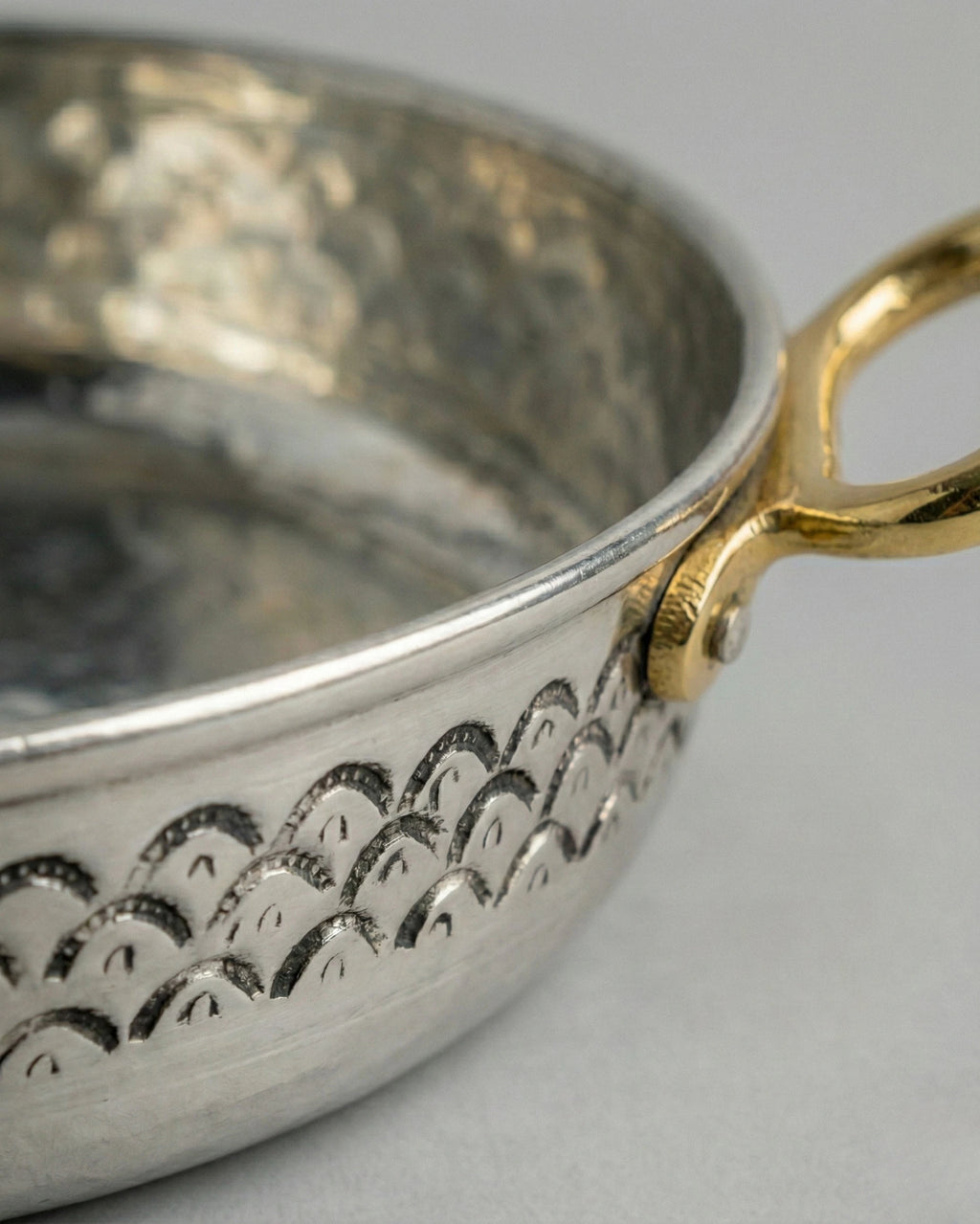 Dalga Nakışlı Beyaz Renk 19 cm Bakır Sahan