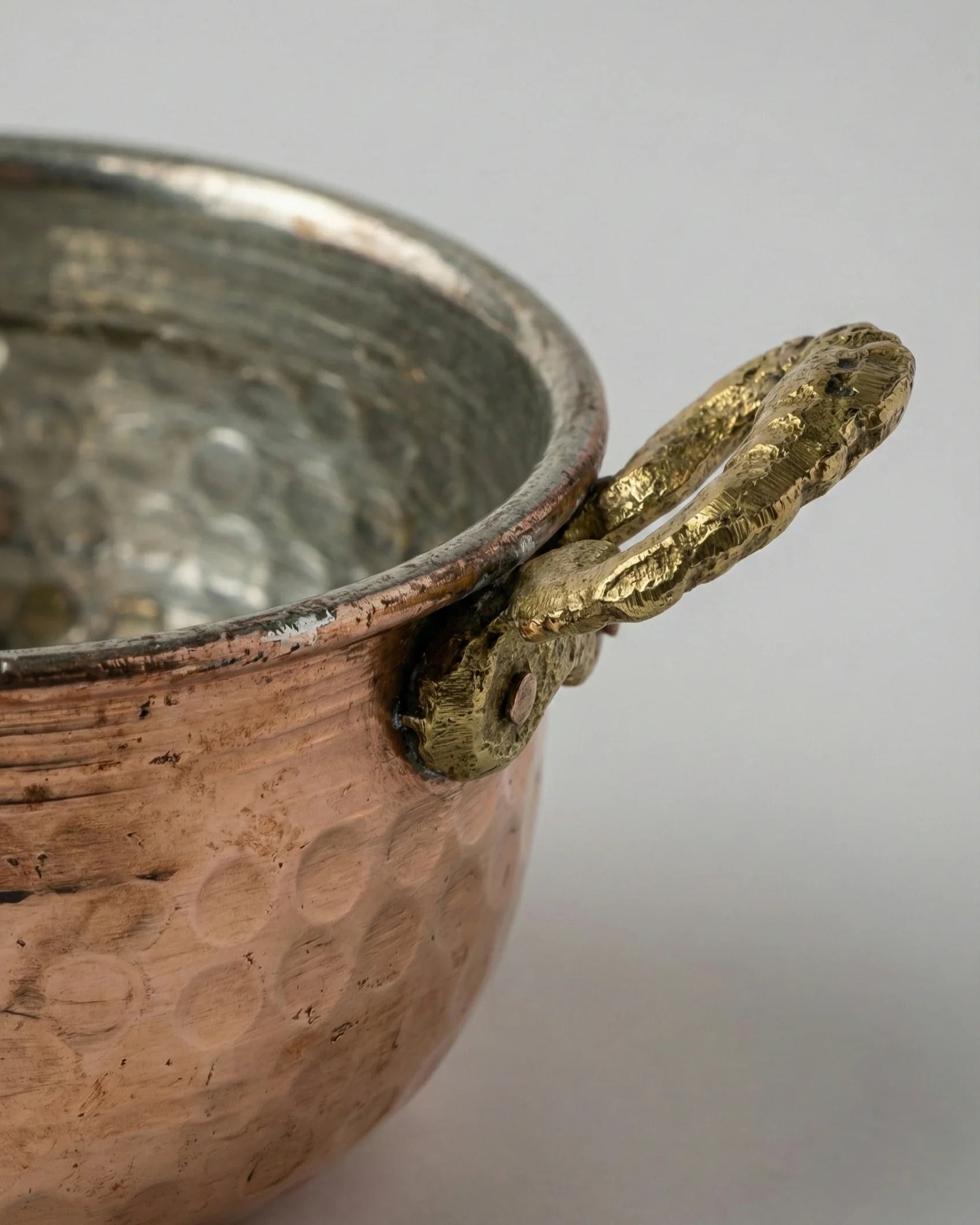 Antep İşi Tek Pirinç Kulplu, Derin Bakır Sosluk ve Reçellik (8 cm)