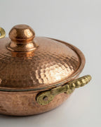 Antep İşi Dövme Desen Kızıl Bakır Kapaklı Sahan - 24 cm