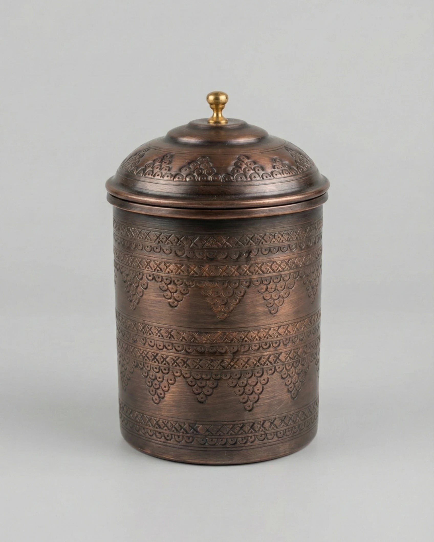 Pirinç Kulplu Eskitme Bakır Nakış İşlemeli Bakır Baharatlık - 12 cm