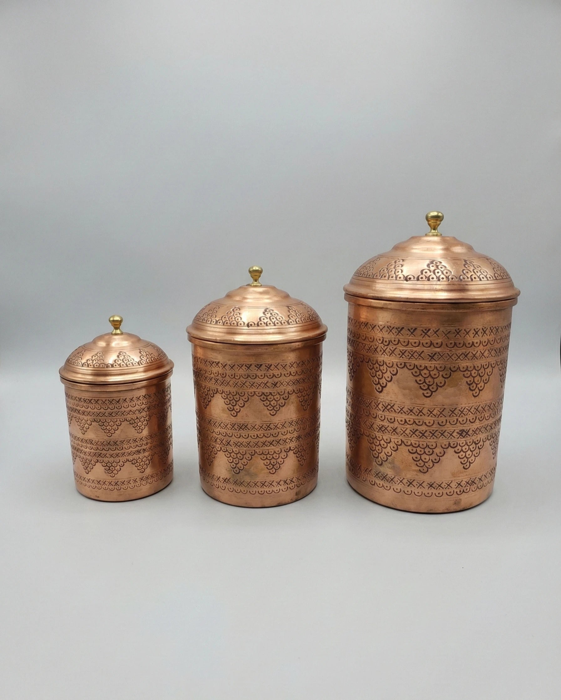 Geleneksel Nakışlı Pirinç Kulplu Bakır Baharatlık - 14 cm