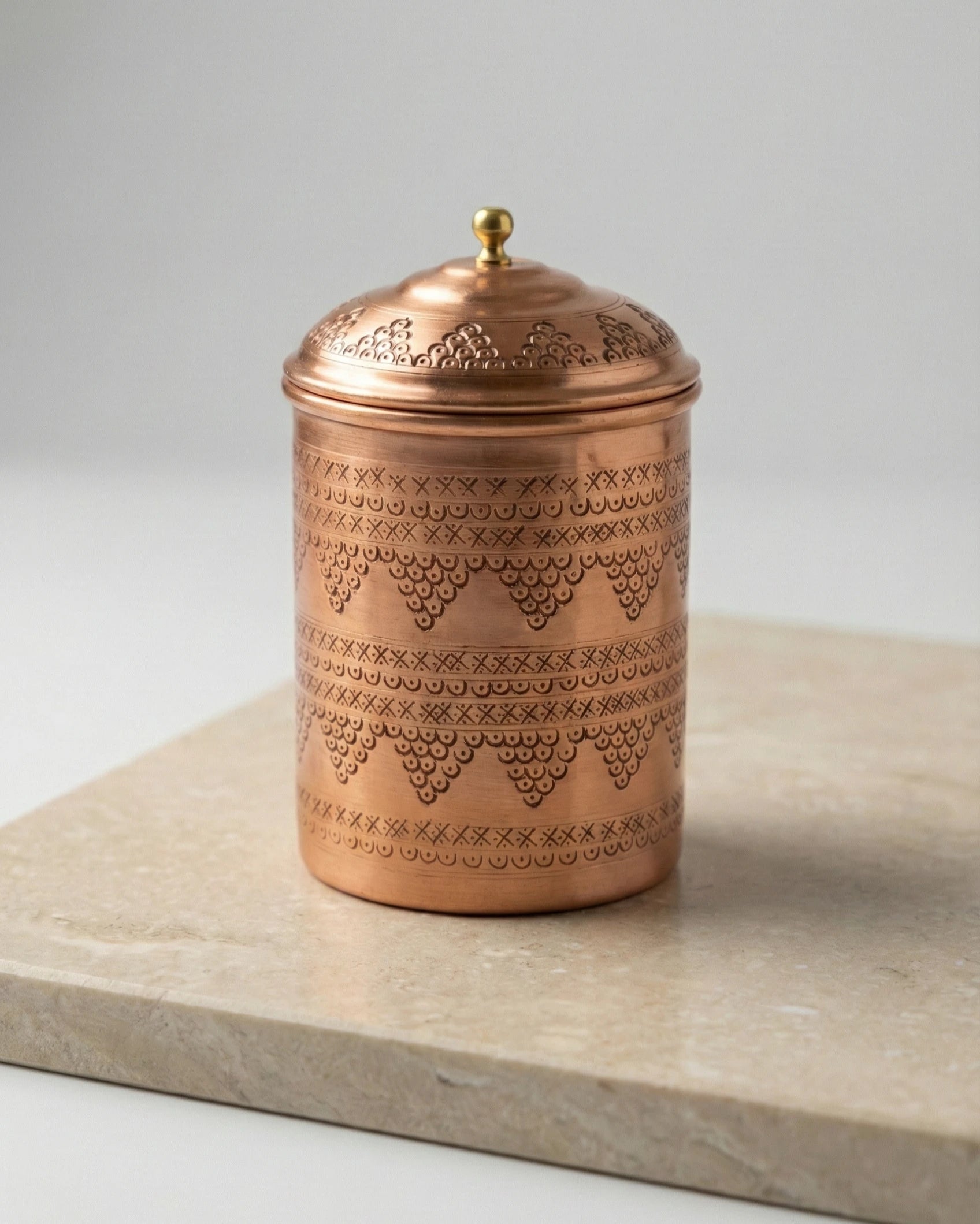 Geleneksel Nakışlı Pirinç Kulplu Bakır Baharatlık - 14 cm