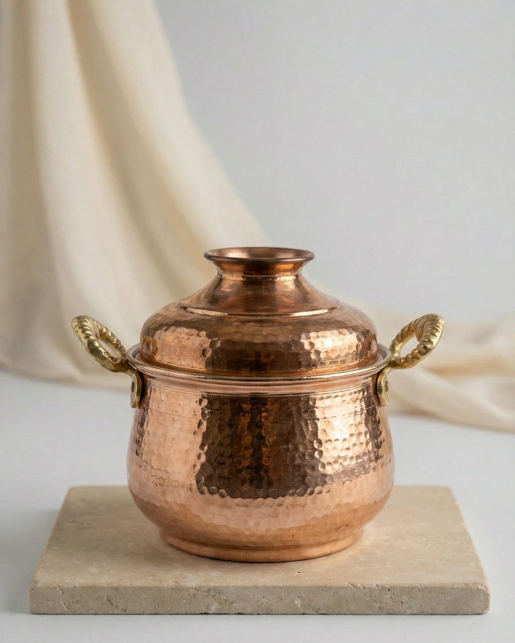 Antep İşi Dövme Desen Kızıl Bakır Saray Tenceresi (Kubbeli) - 1 L