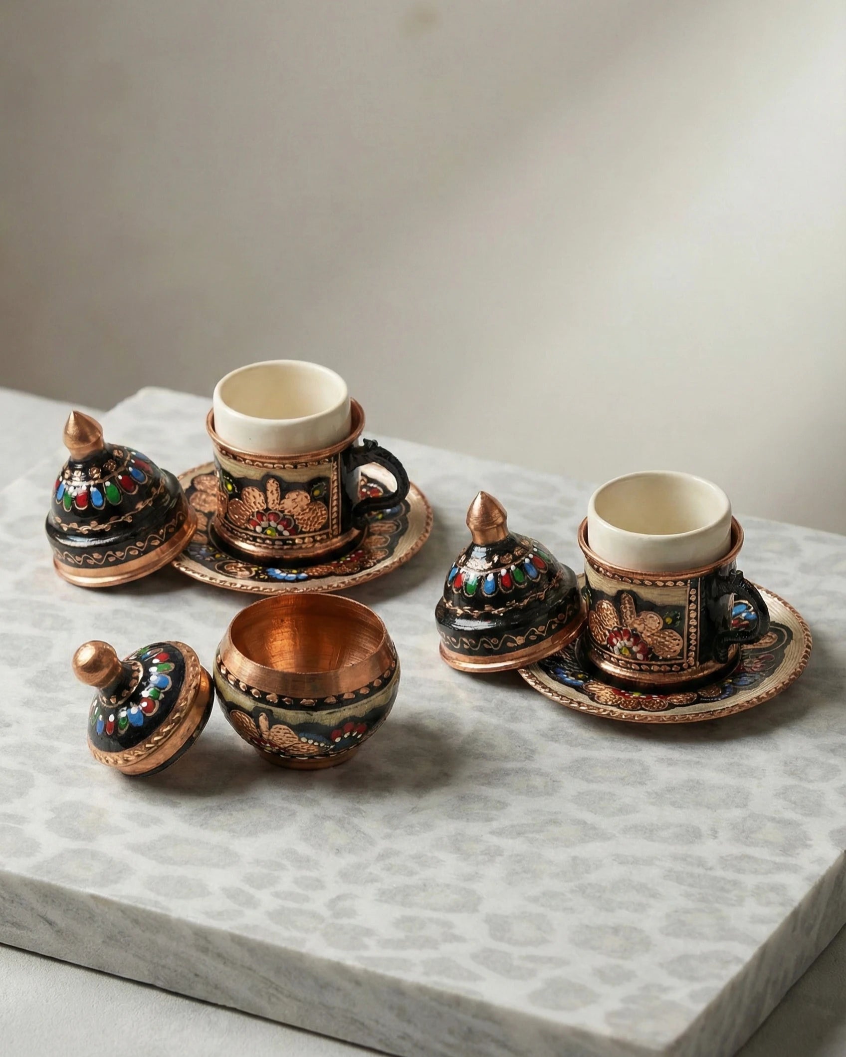 Özel Tasarım Çiçek Motifli El Boyaması Bakır Kahve Sunum Takımı