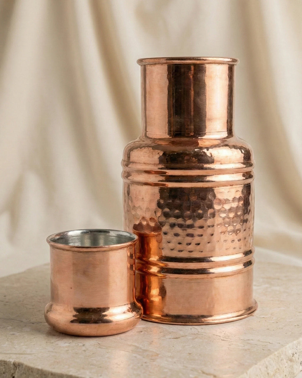 Dövme Desenli Bardak Kapaklı Kızıl 0.75 L Bakır Başucu Sürahisi