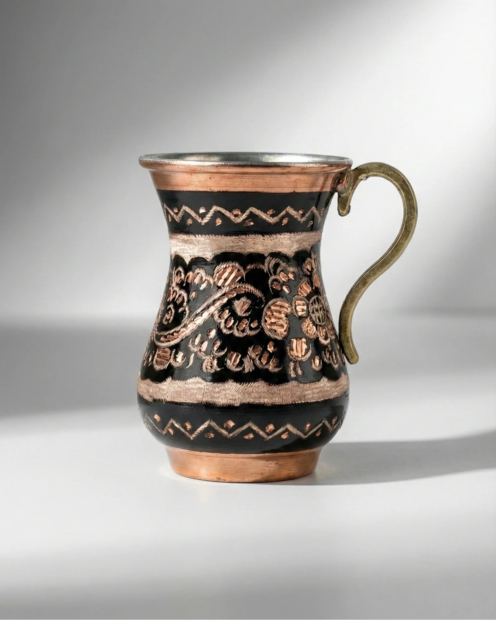 Antep İşi İşlemeli Düz Bakır Kupa - Siyah (220 ml)