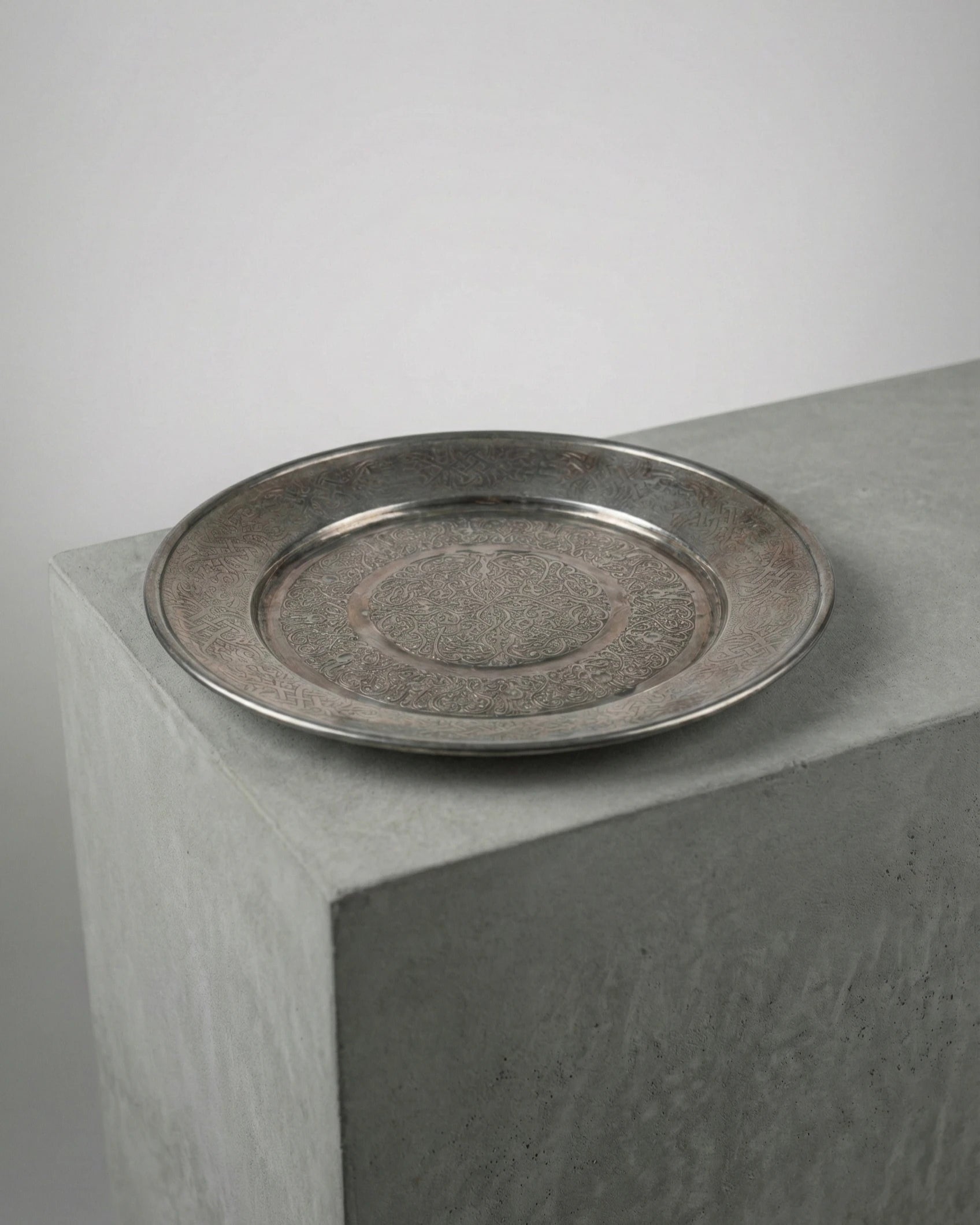Antep İşi Selçuklu Desenli Parlak Krom 25 cm Supla Servis Tabağı